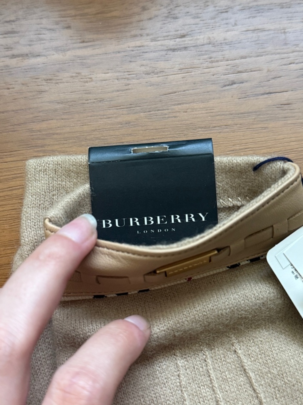 Burberry Cream Cashmere Blend Gloves - Picture 4 of 5